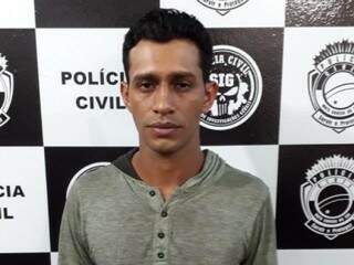 Cristiano Leite Barbosa entregou-se à polícia hoje (Foto/Divulgação/SIG)