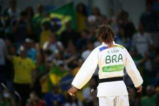 Rafaela conquistou primeiro ouro do Brasil no Jogos Rio 2016 (Foto: Reprodução/Twitter)