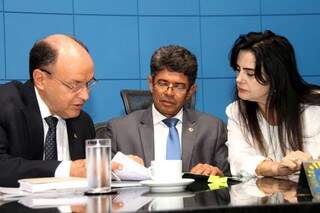 Deputados Junior Mochi (MDB), Rinaldo Modesto (PSDB) e Mara Caseiro (PSDB), durante sessão (Foto: Assessoria;ALMS)