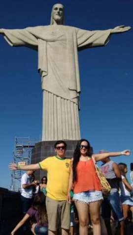 Em meio a confus&atilde;o, casal realiza o sonho de casar em praia no Rio de Janeiro 