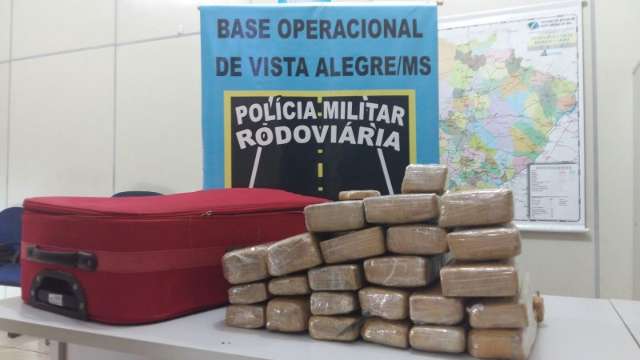Mala com 21 kg de maconha &eacute; apreendida em &ocirc;nibus durante abordagem