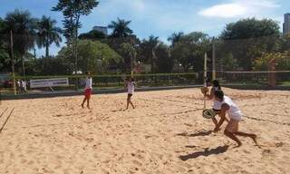 Duplas mistas disputaram 1º lugar nas areia do Belmar Fidalgo. (Foto: Divulgação)
