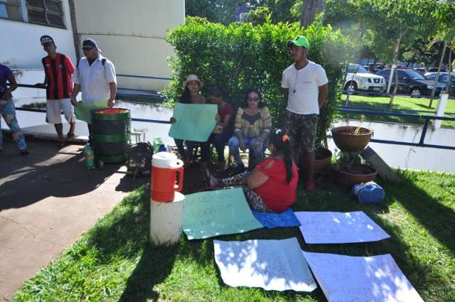 Prefeitura diz estar de m&atilde;os atadas e classifica protesto como descabido 