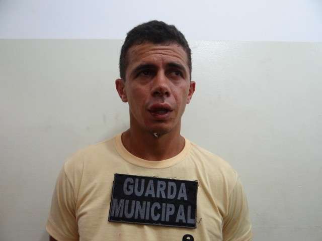 Homem passa mal em rodovi&aacute;ria e acaba preso com 18 tabletes de maconha