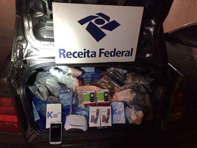 Receita apreende tr&ecirc;s ve&iacute;culos e R$ 78 mil em mercadorias contrabandeadas