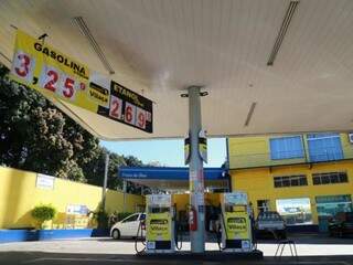 Gasolina pode ser encontrada a R$ 3,25 na Capital (Foto: Alcides Neto)