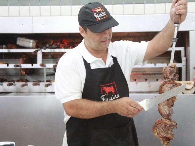 Sem queda no movimento, churrascarias atestam for&ccedil;a da carne