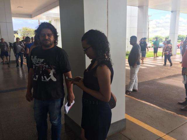 Mil vagas devem ser preenchidas at&eacute; fim do ano que vem, garante secret&aacute;rio
