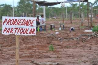 Área fica próxima a loteamento destinado a moradores da favela Cidade de Deus. (Foto: Alcides Neto)