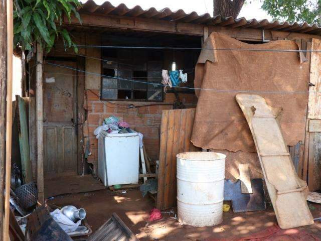 Morador sai no port&atilde;o de casa para atender chamado e &eacute; morto a tiros