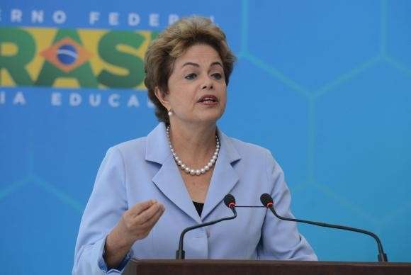 Dilma estima redu&ccedil;&atilde;o de at&eacute; 20% no valor adicional cobrado em contas de luz