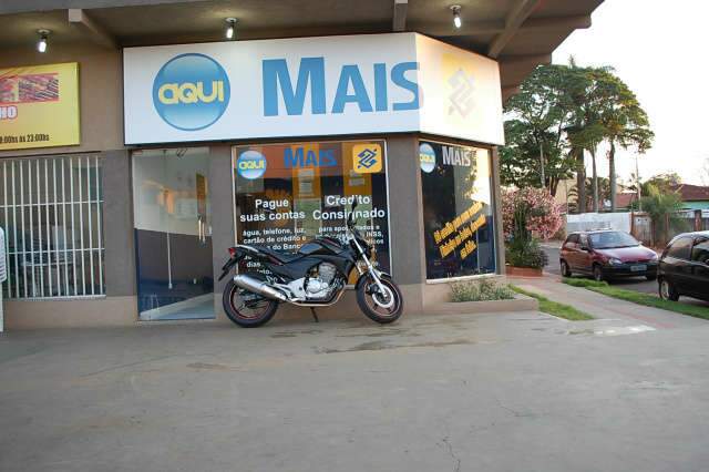  Em uma hora, bandidos invadem dois com&eacute;rcios em Campo Grande