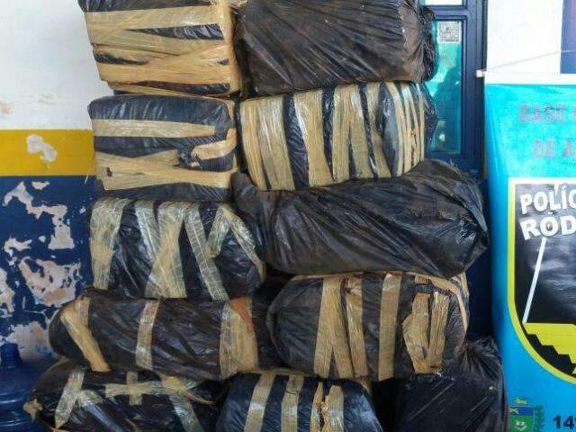 Condutor causa acidente e abandona camionete com droga na  MS-276