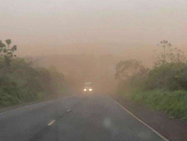 Com temperatura em queda e ventania, interior teve at&eacute; tempestade de areia 