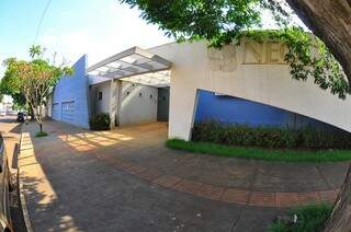 Prédio onde funcionavam Hospital São Luiz e clínica particular já foi alugado pelo Estado (Foto: A. Frota/Diário MS)