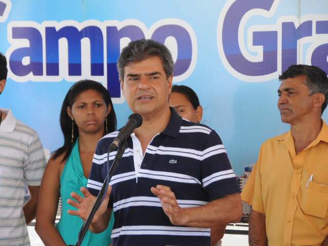  Prefeito assina ordem de servi&ccedil;o para constru&ccedil;&atilde;o de UBS e Ceinf