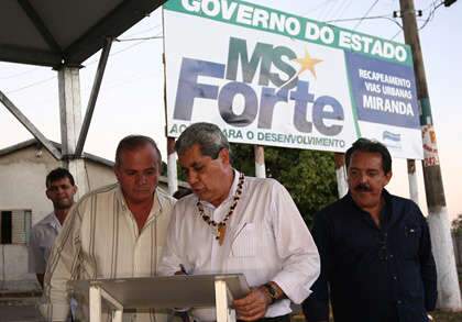  No anivers&aacute;rio de Miranda, governador entrega casas do projeto &ldquo;Meu Lar&quot;