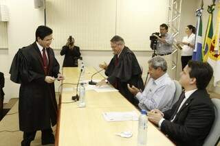 Allan Thiago foi o último dos 15 novos procuradores de Justiça a tomar posse (Foto: Cleber Gellio)