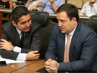 Deputados Herculano Borges (SD) e Márcio Fernandes (MDB), durante sessão (Foto: Assessoria/ALMS)