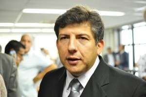 Constrangimento: Bernal &ldquo;trompa&rdquo; com L&iacute;dio no Tribunal de Contas
