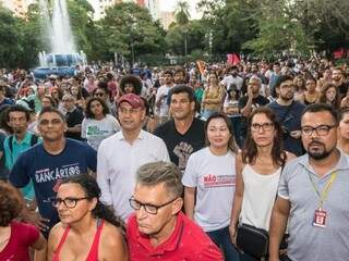 Bancários participaram de protesto pela educação na Praça Ary Coelho (Foto: Divulgação)