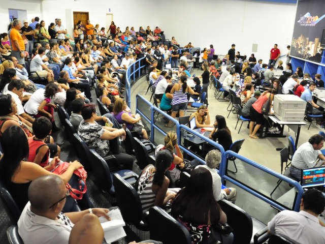  No &uacute;ltimo dia, 3.000 foram pagar d&iacute;vidas ajuizadas 