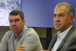 Secretário Eduardo Riedel e o governador Reinaldo Azambuja, durante apresentação (Foto: André Bittar)