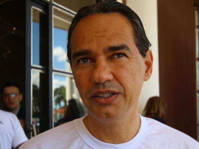 Prefeito inaugura horta em unidade de sa&uacute;de e participa de semin&aacute;rio