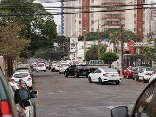 Rua Bahia ganhará drenagem e recapeamento também. (Foto: Henrique Kaiwaminami)