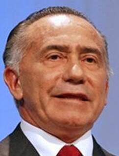 Lino Oviedo quer disputar presidência do Paraguai, aos 67 anos.