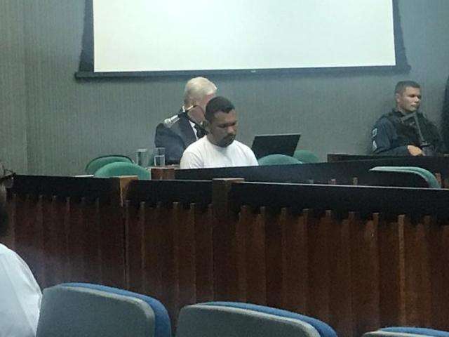 &#039;&#039;Eu s&oacute; me defendi&#039;&#039;, diz rapaz que matou amigo a marteladas 