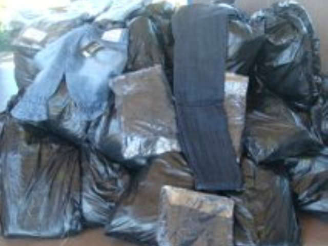  PMA apreende 1,5 tonelada de roupas dentro de &ocirc;nibus na BR-262