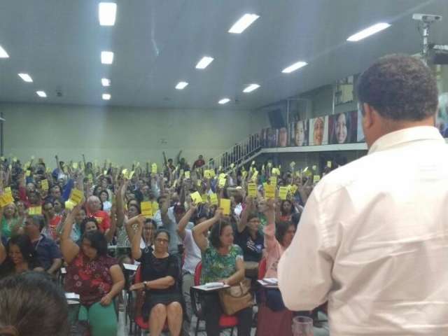 Professores ter&atilde;o 7,64% de reajuste e voltam para salas de aula nesta 5&ordf;-feira