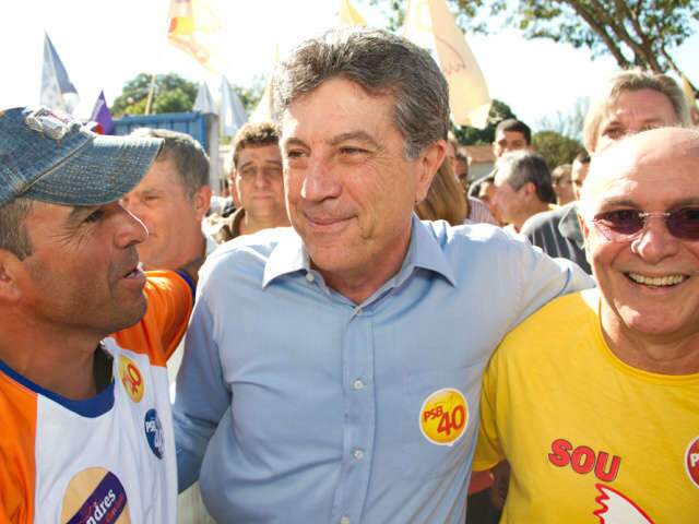  Tr&ecirc;s mil pessoas prestigiam oficializa&ccedil;&atilde;o de candidatura de Murilo
