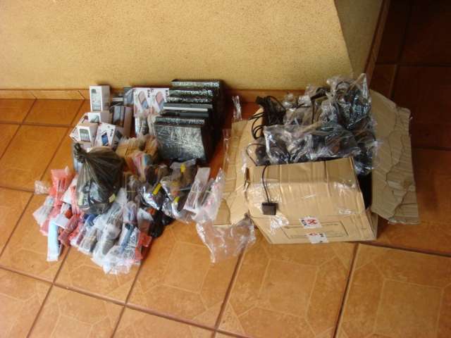 Motorista é preso com quase 200 aparelhos eletrônicos