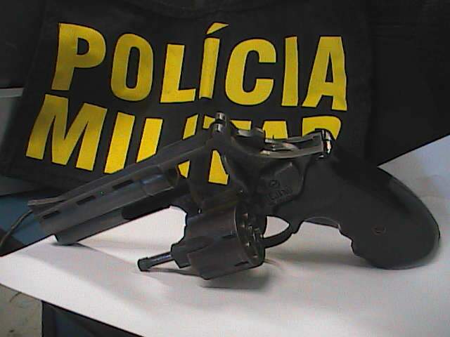  PM encontra arma em &ocirc;nibus interestadual na Rodovi&aacute;ria de Campo Grande