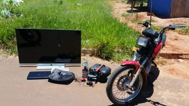 PM estoura barraco usado como ponto de revenda de objetos furtados