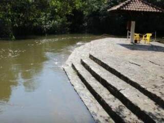 Foto tirada no Balneário Municipal de Bonito antes do rio transbordar (Foto: divulgação)