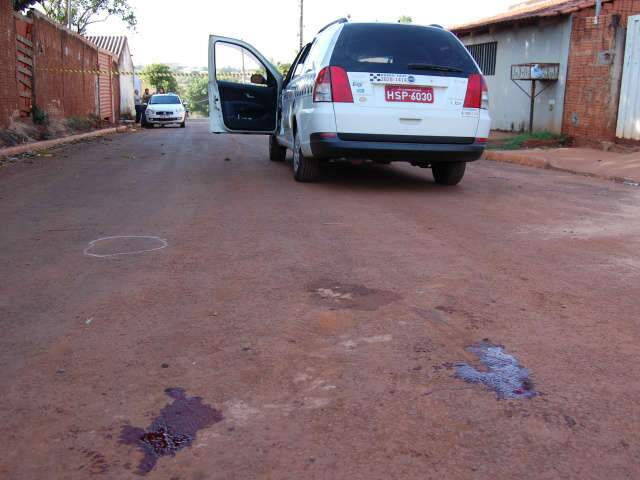 Adolescente &eacute; apreendida por assalto a taxista; namorado est&aacute; foragido