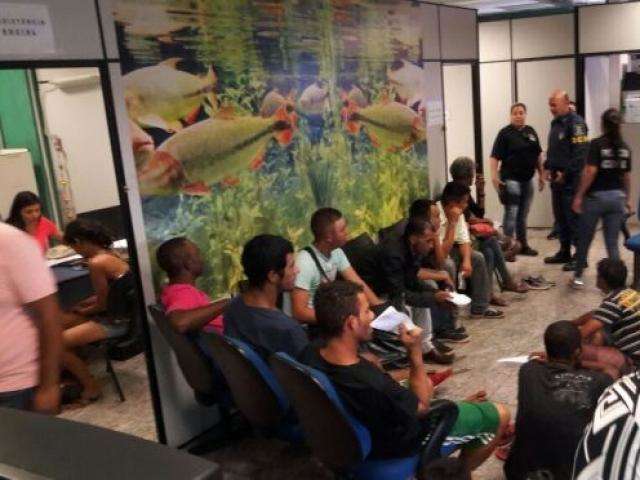 Contra furtos, Pol&iacute;cia Civil &quot;leva&quot; 108 moradores de rua para delegacia