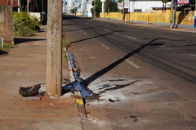  Condutor de carro que bateu em poste na Coronel Antonino j&aacute; recebeu alta