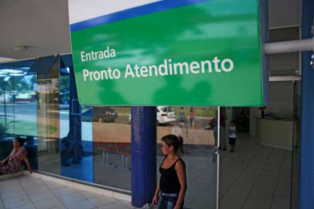 Secret&aacute;rio admite d&eacute;ficit de 90 m&eacute;dicos nos centros 24 horas e UPAs