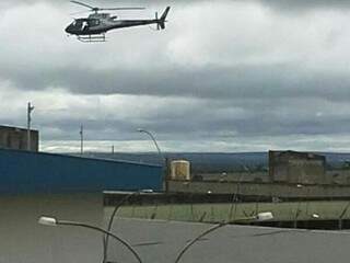 Helicóptero sobrevoando a unidade penal. Foto: Divulgação