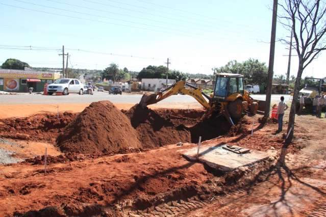 Retorno na Avenida C&ocirc;nsul Assaf Trad fica pronto na pr&oacute;xima semana, diz prefeito