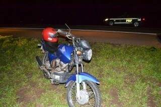 O motociclista foi encaminhado para o hospital regional de Coxim. (Foto: Maikon Leal)