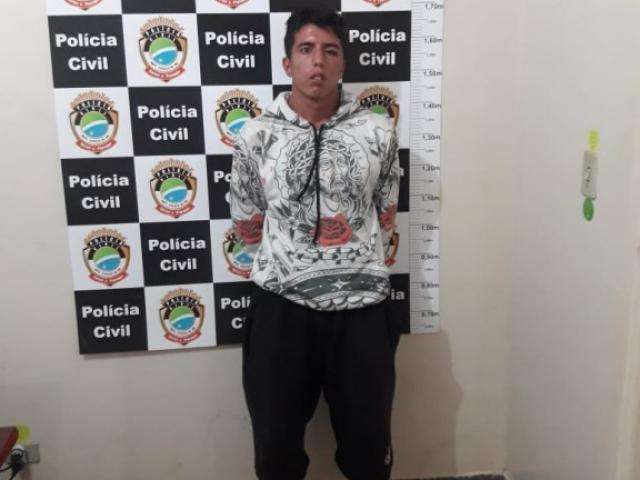 Suspeito de matar filha e esposa &eacute; preso depois de assaltar idosa