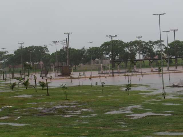 Sábado amanhece nublado, garoando e Inmet prevê trovoadas - Meio Ambiente -  Campo Grande News