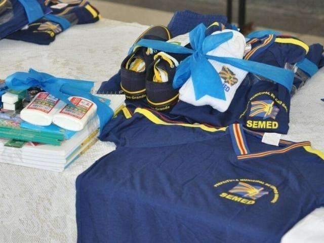 Prefeitura pagar&aacute; R$ 3,8 milh&otilde;es por uniformes, ainda sem data de entrega