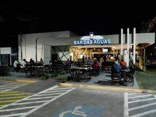Bar no Parque das Águas, em Cuiabá. (Foto: Tchélo Figueiredo)