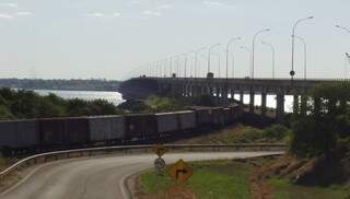 Ponte que liga SP a MS, em Aparecida do Taboado. (Foto: arquivo.)